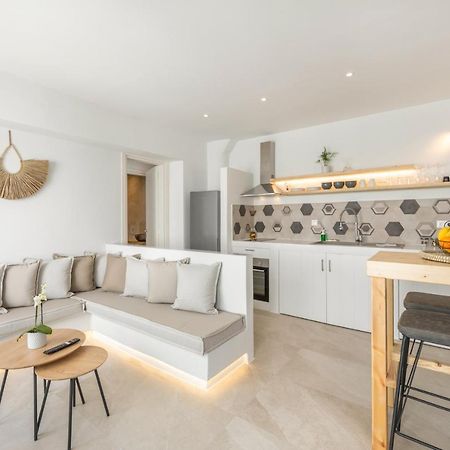Utopia Luxury Apartments Náousa Buitenkant foto
